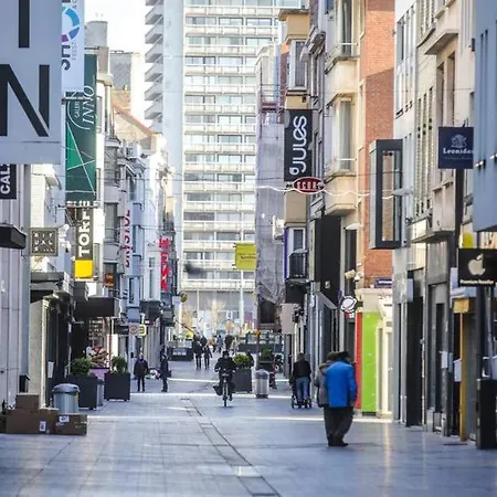 2 Slaapkamer Op De Zeedijk Oostende. * Ostend