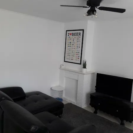 2 Slaapkamer Op De Zeedijk Oostende. * Ostend
